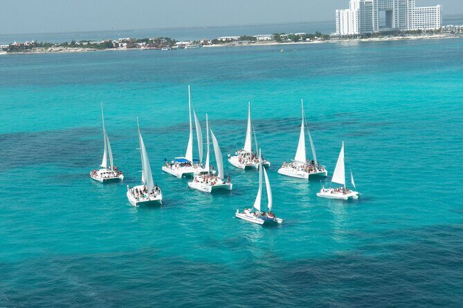 Isla Mujeres Catamaran Adventure Snorkeling Spinnaker and Lunch - Group Size and Atmosphere