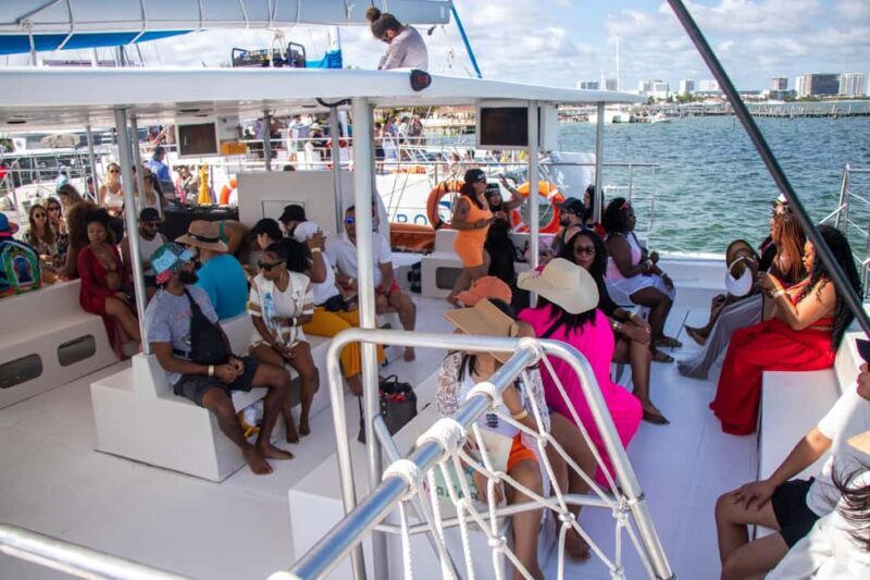 Isla Mujeres Catamaran, Snorkel & Buffet Lunch - FAQ