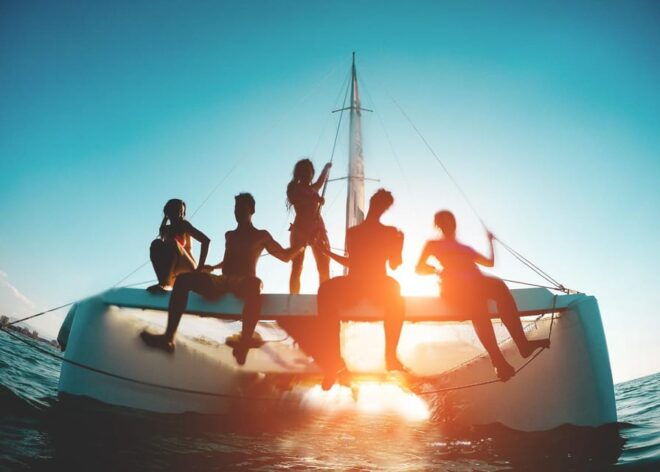 Isla Mujeres: Catamaran, Snorkeling, Open Bar and Buffet - Explore Isla Mujeres