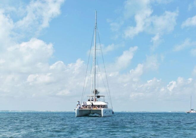 Isla Mujeres: Catamaran Tour, Snorkeling, Buffet, and Open Bar - Important Information