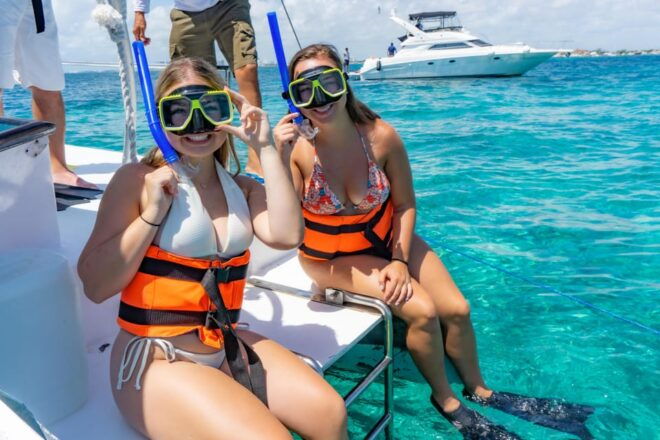 Isla Mujeres Catamaran Tour With Snorkeling & Open Bar - Explore Underwater Museum