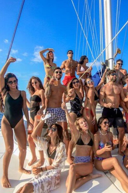 Isla Mujeres Catamaran Tour With Unlimited Drinks & Transfer - Good To Know
