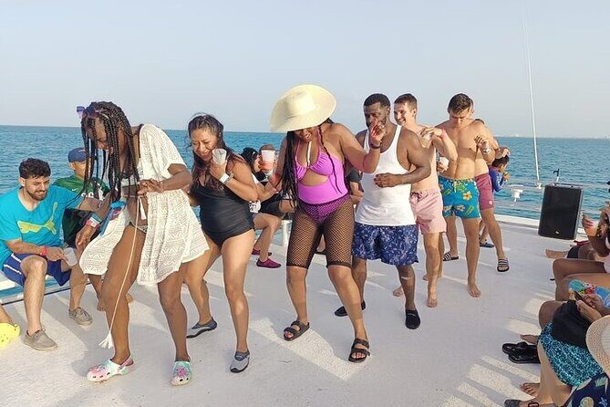 Isla Mujeres party on board! Catamaran,Lagoon,Snorkel & Downtown - FAQ
