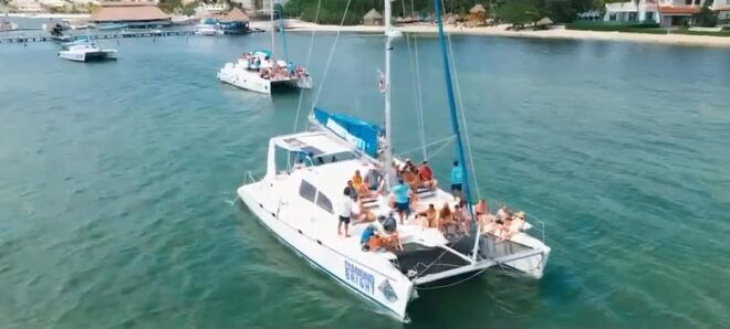 Isla Mujeres:From Cancún Catamaran to Isla Mujeres, Open Bar - Experience Features