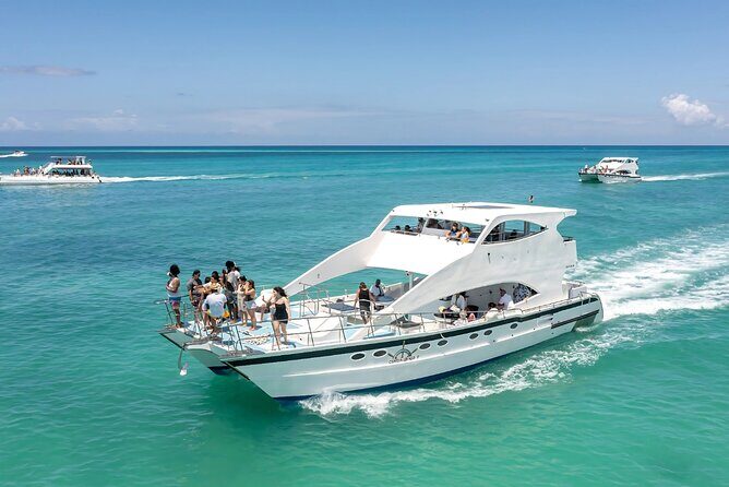 Isla Saona Private Full-Day Catamaran Experience - The Sum Up
