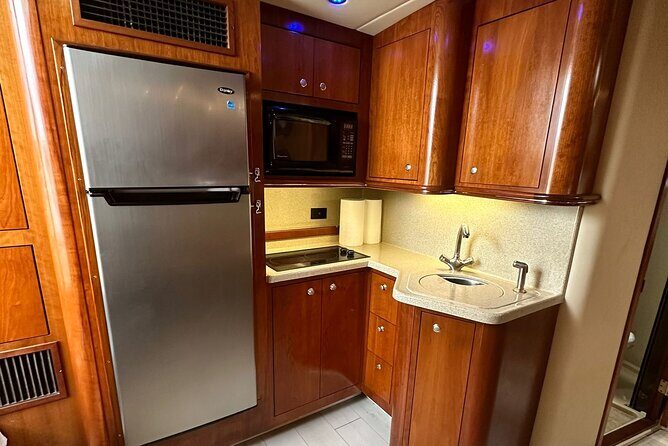 Island Fun Yacht Rental in Miami Beach - FAQs