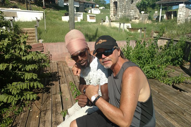 Island Gully Falls And Columbus Park Day Adventure - Group Size Options