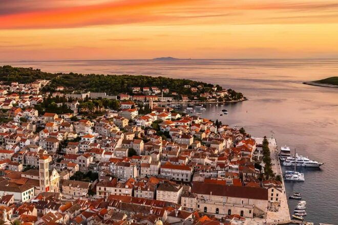 Island Hvar & Pakleni Islands Private Speedboat Tour - Inclusions and Amenities