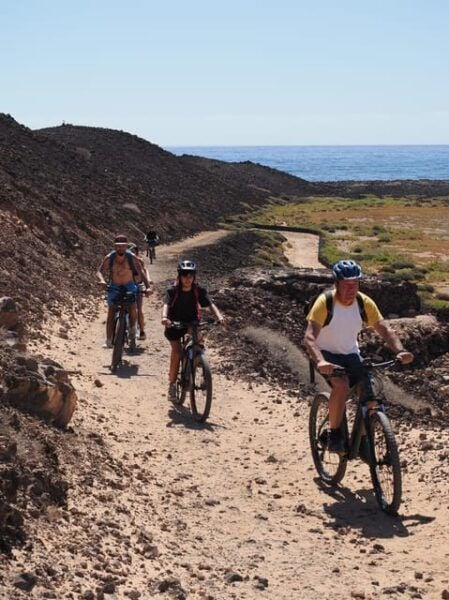 Island of Lobos in E-bike - Fisherman Village and Restaurant
