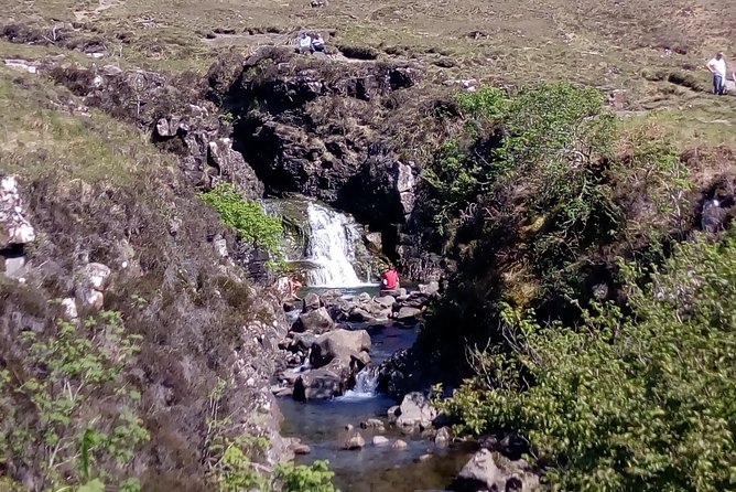 Isle of Skye Highlights Small-Group Full-Day Tour  - Scotland - Knowledgeable Historical Commentary