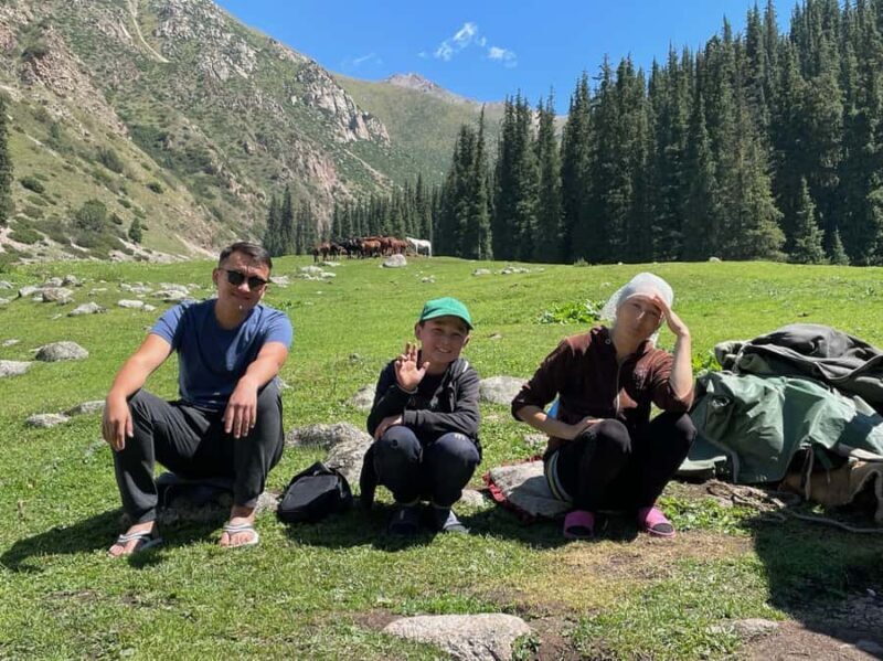 Issyk-Kul: Canyon to Lake Journey with Local Guide - Exploring the Itinerary in Detail