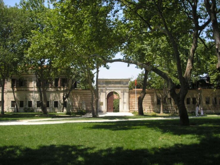 Istanbul: 1.5-Day Private Guided City Tour From Port - Live Tour Guide and Cancellation Policy