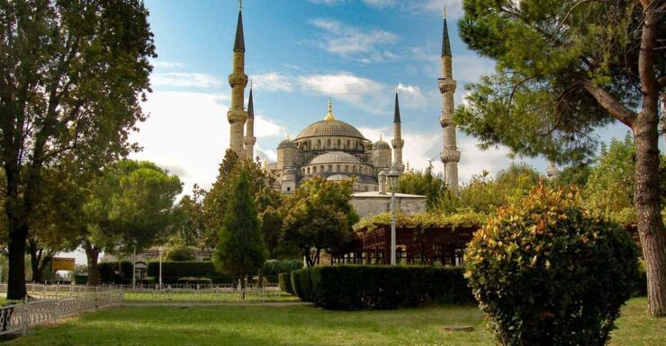 Istanbul: 2-Day City Highlights Tour With Accommodation - Itinerary Highlights