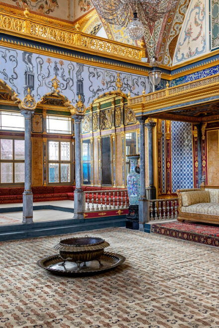 Istanbul: 7-Hour Old City Tour With Turkish Local Lunch - Pickup and Transportation