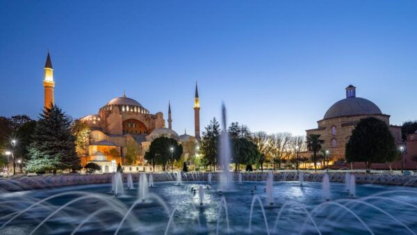 Istanbul: 7-Hour Old City Tour With Turkish Local Lunch - Lunch at Local Turkish Restaurant