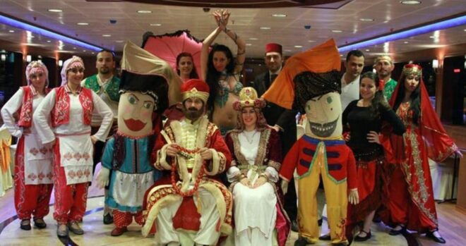 Istanbul: Asia & Europe Side New Year Bosphorus Boat Party - Vibrant Countdown and Fireworks