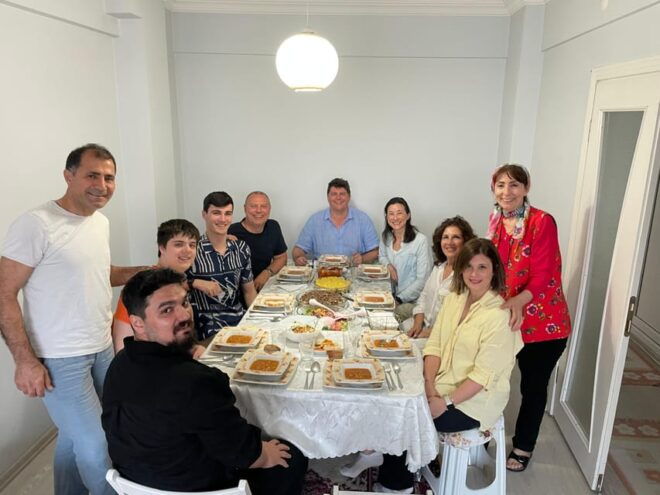 Istanbul Authentic Turkish Family Dinner With Eastern Family - Transportation Options