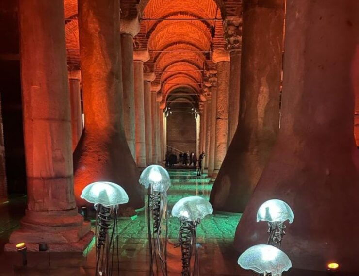 Istanbul: Basilica Cistern & Dolmabahce Palace Combo Tour - Experience Highlights