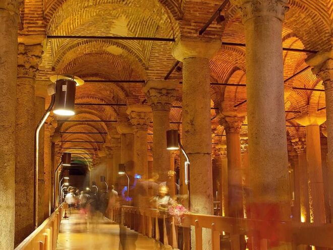 Istanbul: Blue Mosque, Basilica Cistern & Hagia Sophia Tour - Meeting Point Information