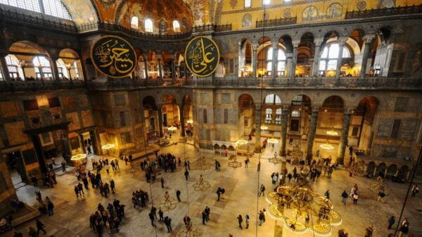 Istanbul: Blue Mosque, Topkapi Palace, Hagia Sophia Tour - Hagia Sophia Discovery