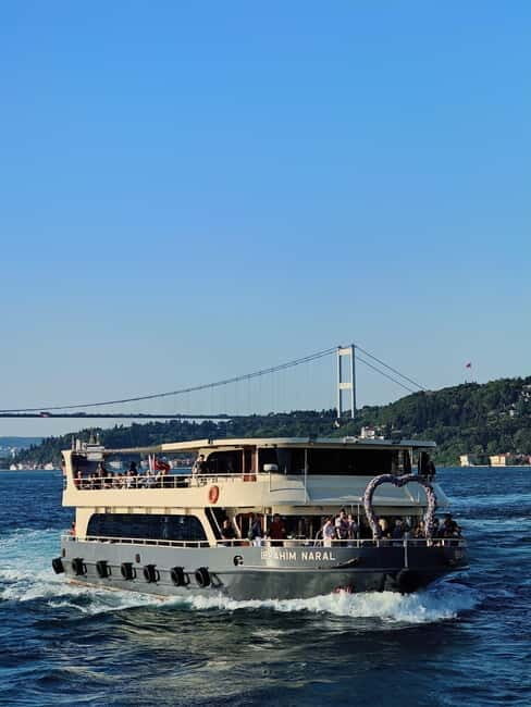 Istanbul Bosphorus: 3-Hour Day Cruise's with Asian Side Stop - An In-Depth Look at the Istanbul Bosphorus 3-Hour Day Cruise