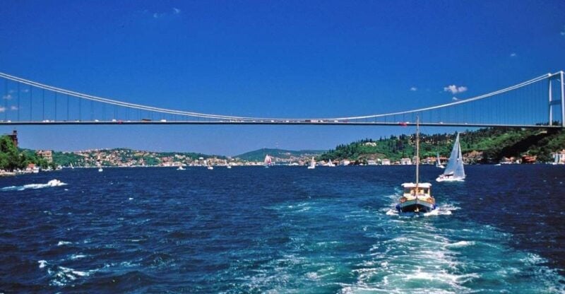 Istanbul: Bosphorus and Golden Horn Boat Tour - Detailed Review of the Istanbul Bosphorus and Golden Horn Boat Tour