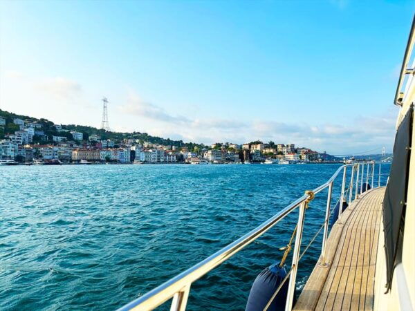 Istanbul: Bosphorus and Golden Horn Sunset Yacht Cruise - What to Bring