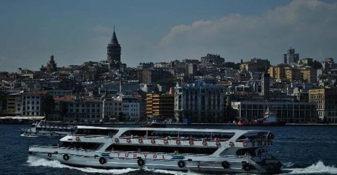 Istanbul Bosphorus Cruise & Beylerbeyi Palace Private Tour - Exploring Beylerbeyi Palace