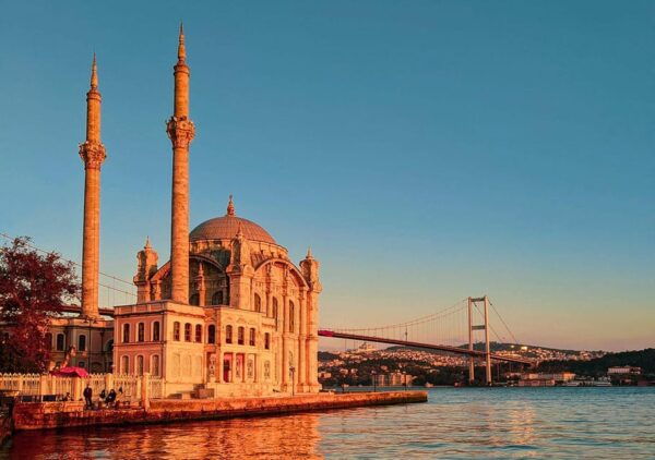 Istanbul: Bosphorus Cruise by Yacht at Daytime or Sunset - Recommended Items to Bring