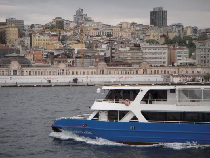 Istanbul: Bosphorus Cruise With Smartphone Audio Guide - Language Options and Audio Guide