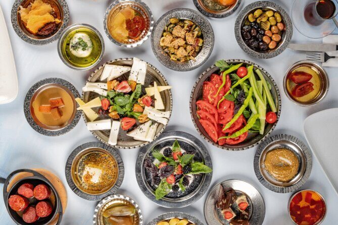 Istanbul Bosphorus Cruise with Turkish Breakfast - An In-Depth Look at the Bosphorus Breakfast Cruise