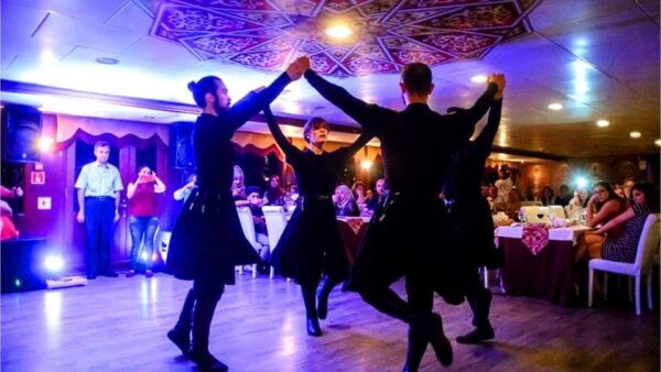 Istanbul: Bosphorus Dinner Cruise & 3Hour Turkish Night Show - Group Size Limitations