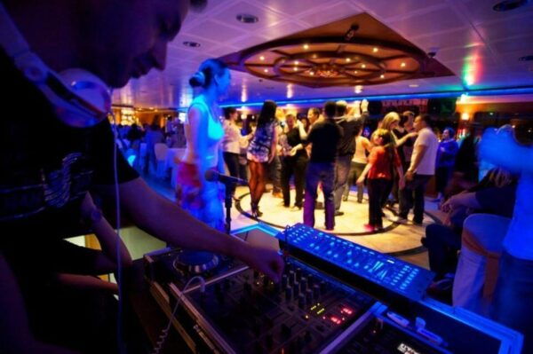 Istanbul: Bosphorus Dinner Cruise & 3Hour Turkish Night Show - Frequently Asked Questions