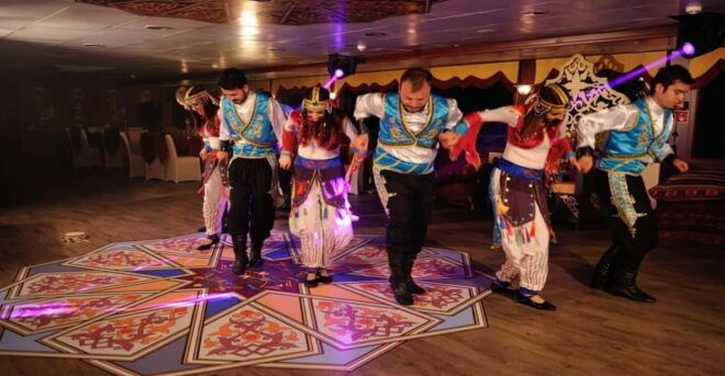 Istanbul: Bosphorus Dinner Cruise W/ Folklore Show & Dinner - Highlights of the Experience