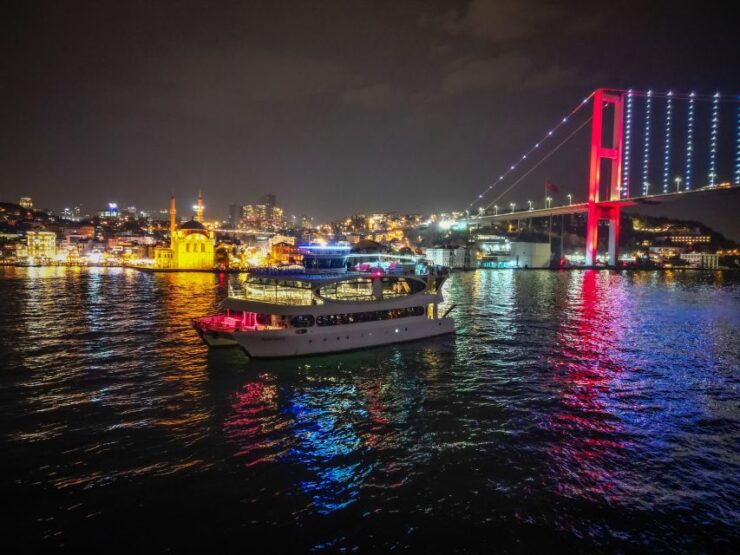 Istanbul: Bosphorus Dinner Cruise With Private Table & Show - Experience Highlights
