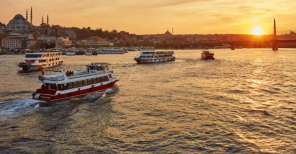 Istanbul: Bosphorus Morning/Sunset Cruise With Optional Stop - Local Attractions on Asian Side