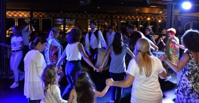 Istanbul: Bosphorus New Years Eve Cruise With Dinner & Show - Logistics and Accessibility