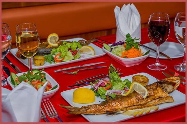 Istanbul: Bosphorus Night Dinner Cruise With Private Table - Customer Reviews