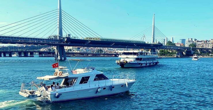 Istanbul: Bosphorus Private Yacht Cruise With Tea and Coffee - Key Points