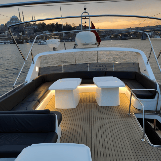 Istanbul: Bosphorus River Sunset Yacht Tour With Commentary - Onboard Amenities