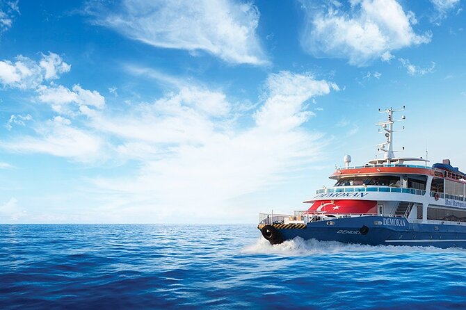 Istanbul Bosphorus Sightseeing Cruise From Old City - Notable Landmarks and Points of Interest