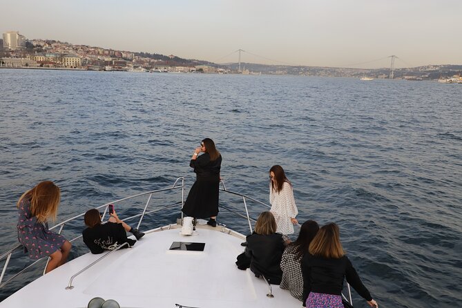 Istanbul Bosphorus Sunset Cruise on a Luxurious Yacht - Indulge in Drinks and Snacks