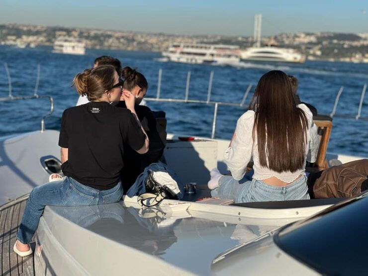 Istanbul: Bosphorus Sunset Cruise on a Luxury Yacht - Itinerary and Landmarks