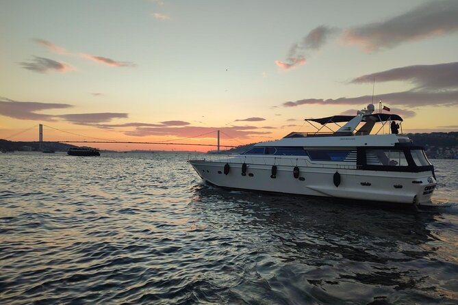Istanbul Bosphorus Sunset Cruise on the Luxury Yacht - Guided Landmark Tour