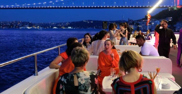 Istanbul: Bosphorus Sunset Cruise With Dinner - Activity Details