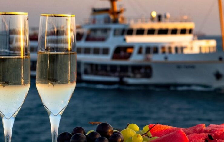 Istanbul: Bosphorus Sunset Cruise With Drinks & Snack Option - Scenic Highlights