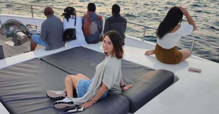 Istanbul: Bosphorus Sunset Cruise With Live Guide and Drinks - Sunset Cruise Highlights