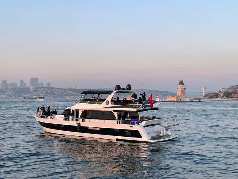 Istanbul: Bosphorus Sunset or Night Yacht Cruise & Transfers - The Itinerary in Detail