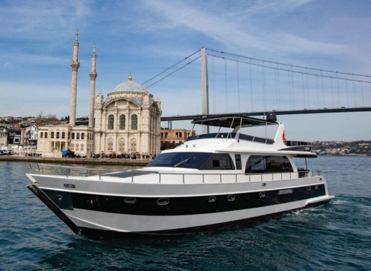 Istanbul: Bosphorus Sunset or Night Yacht Cruise & Transfers - The Experience from Review Insights