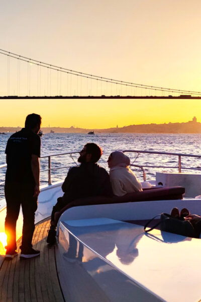 Istanbul: Bosphorus Sunset Yacht Cruise With Live Guide - Booking Process